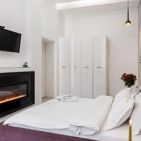 Royal Special Bathtub Apartment